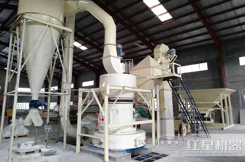 磨粉機(jī)現(xiàn)場(chǎng) 磨粉機(jī)現(xiàn)場(chǎng)