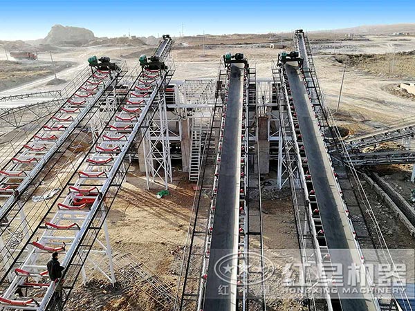 輸送機(jī)安裝、調(diào)試現(xiàn)場